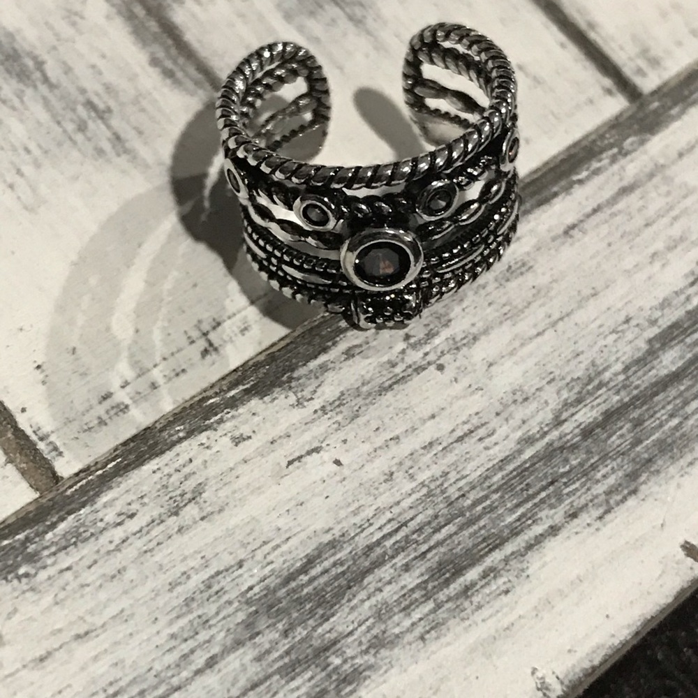 Silver Ring - Picture 2 of 6